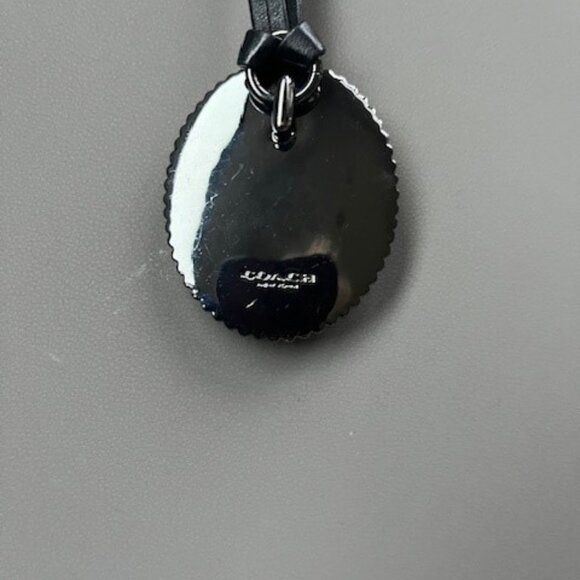 Coach Cameo Necklace Leather Strap with Coach Signature Buckle UNIQUE - Picture 4 of 8